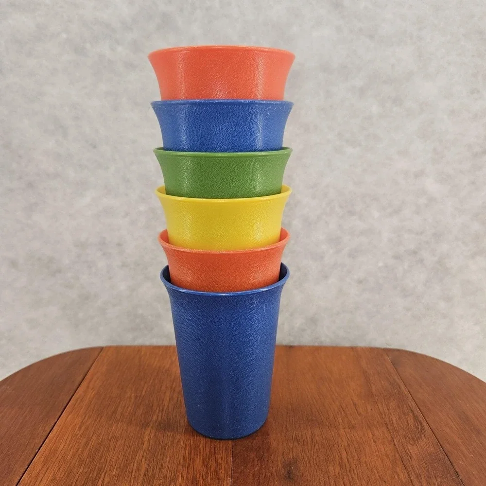 Tupperware Bell Tumblers Kids Small Juice Cups Set Of 6 #109 7 Oz Primary Colors